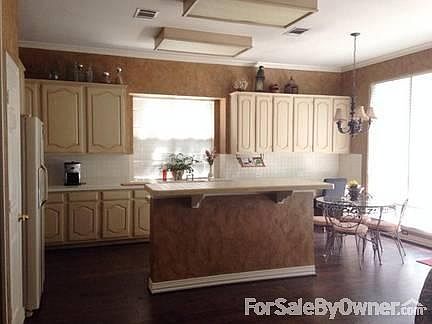 Kitchen/Breakfast Nook