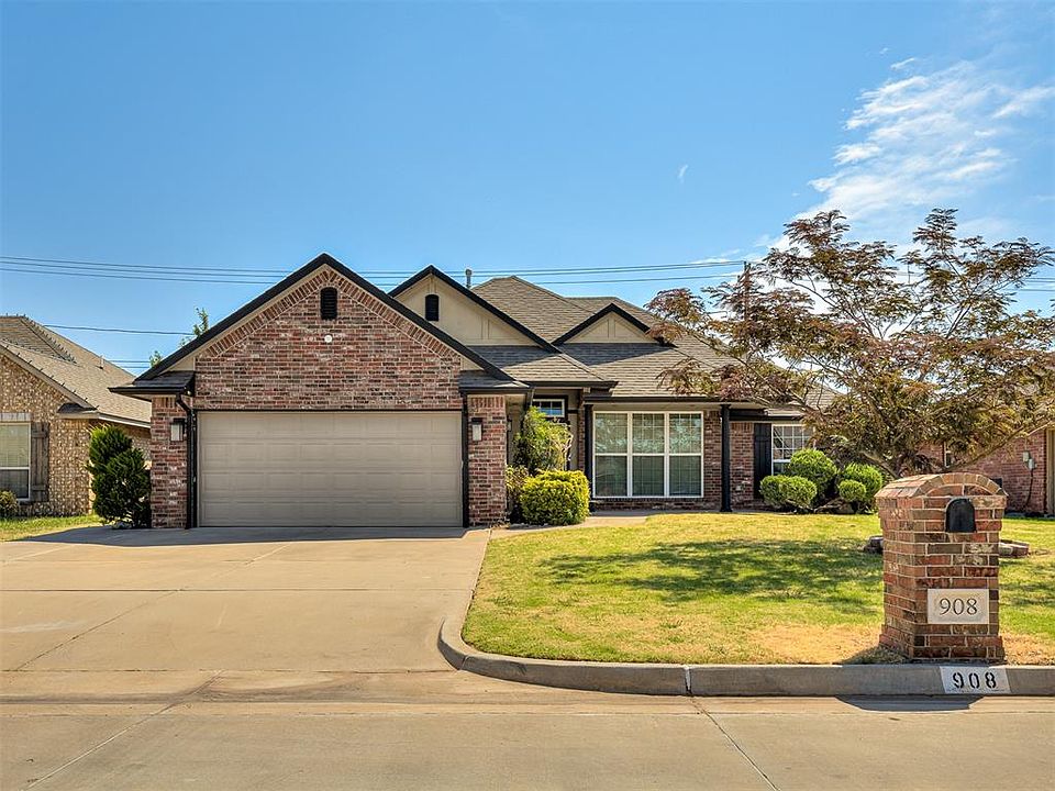 1st image of 908 Ridgeway Dr