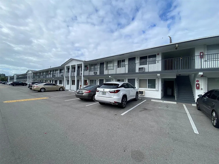 1812 E Oakland Park Blvd #19 — Photo 7