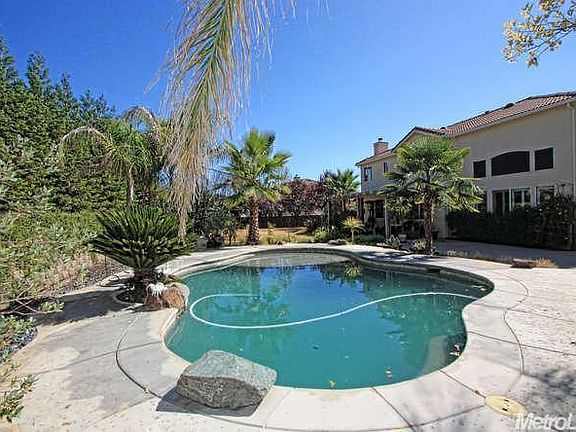 3rd image of 2117 Summer Dr