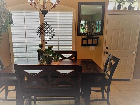3rd image of 303 Londonderry Dr