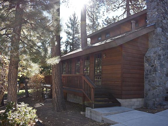 2nd image of 1219 Robin Ln