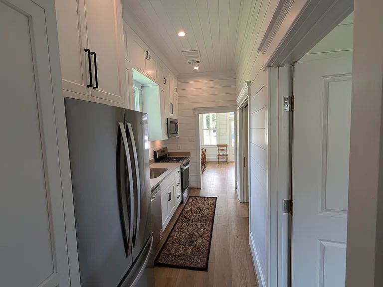 891 Elm St — Photo 11