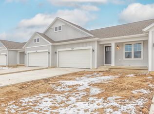 1429 N Village Cir, Kalamazoo, MI 49009