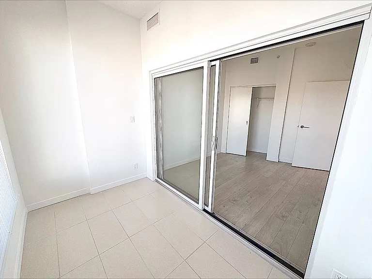 97 W Georgia St #1503 — Photo 6