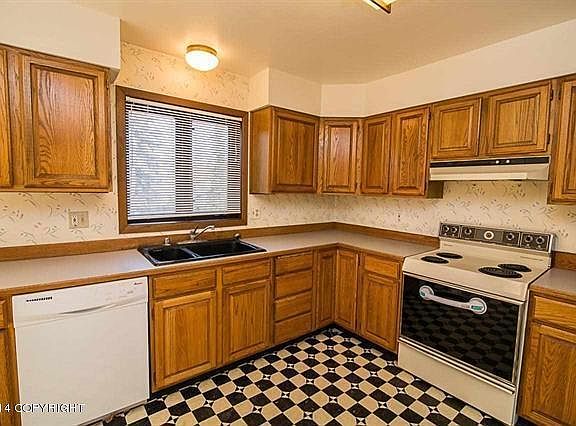 5th image of 332 Droz Dr
