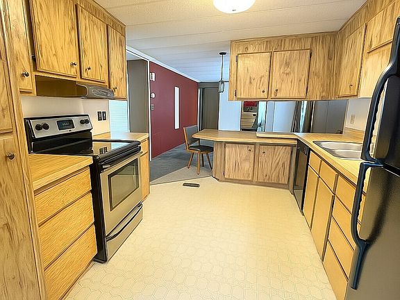 5th image of 7508 47th Avenue NE #6