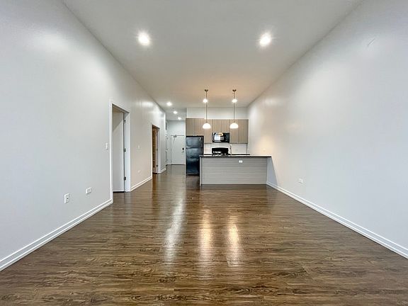 3rd image of 2500 N Clybourn Ave APT 302