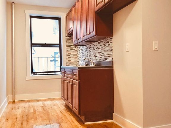 2nd image of 3509 Kings College Pl #4BB