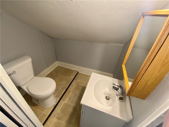 305 N Poplar St, Assumption, IL 62510