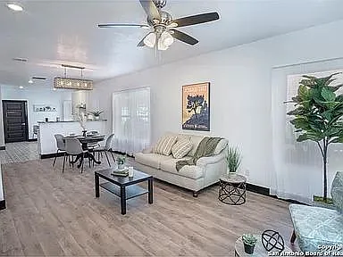 726 E Highland Blvd — Photo 2