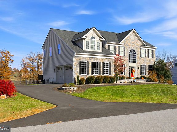 5th image of 36514 Winding Oak Pl