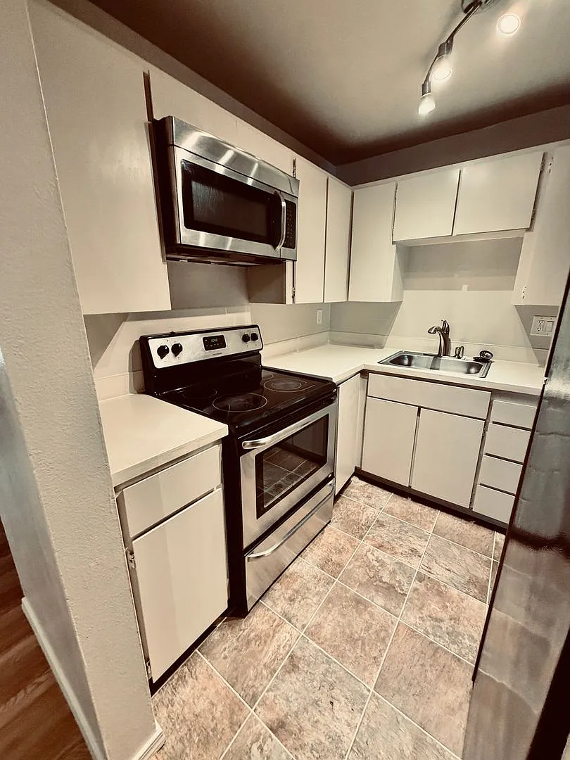 Kenny Apartments — Photo 2
