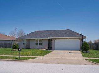 526 N Taylor Dr, Republic, MO 65738