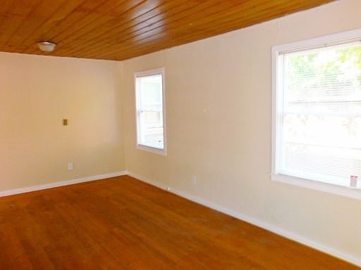 3rd image of 3412 23rd Ave