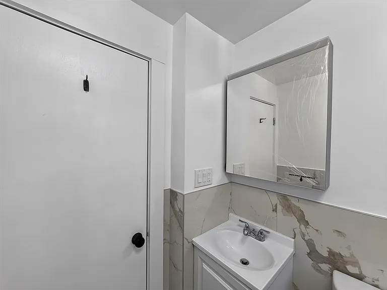 20-22 Euclid Ave #20 — Photo 15