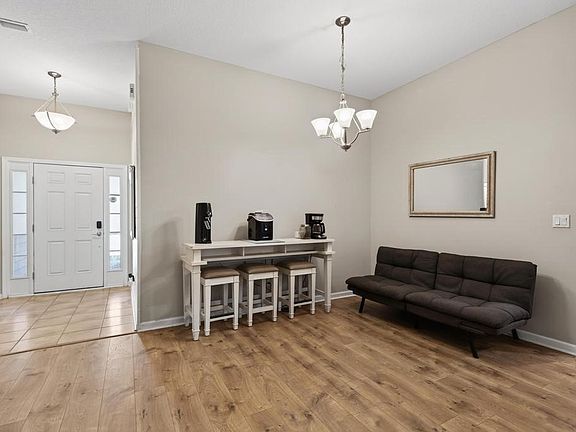 5th image of 86148 Venetian Ave