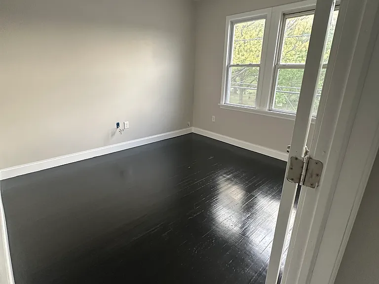 170 Union Ave #2R — Photo 2