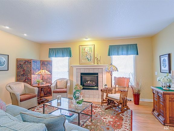 4th image of 4811 Stratford Ln SE