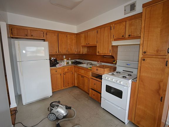 2nd image of 23-19 41st St #3F