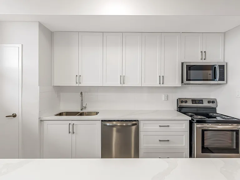 20 Graydon Hall Dr — Photo 26