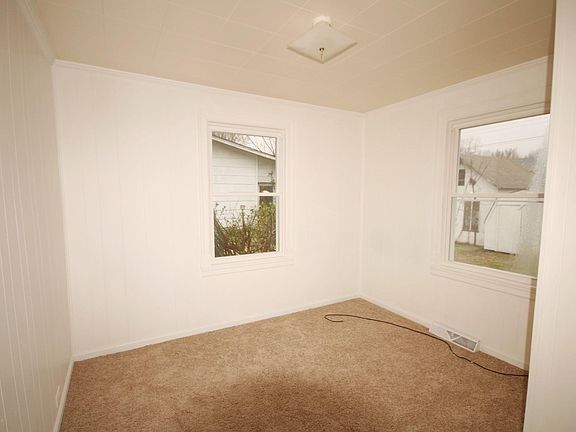 4th image of 602 N 5th Ave