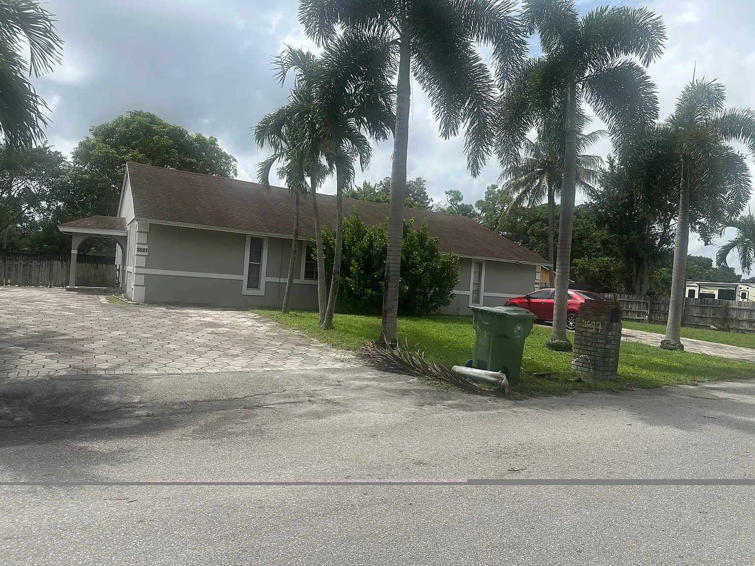 2 bed, 1.5 bath, 1200 sqft, $2,000 — Photo 1