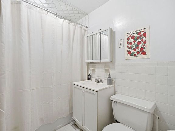 2nd image of 28 Sunset Rd #A