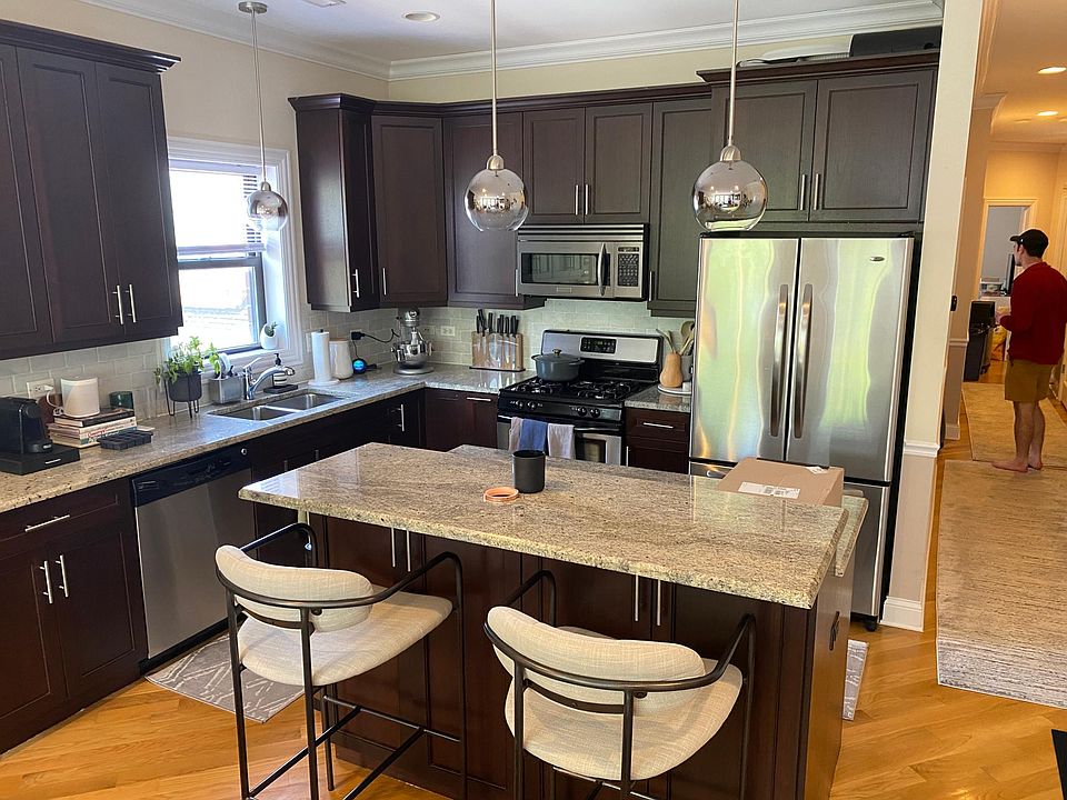 1st image of 3241 N Kenmore Ave #3F