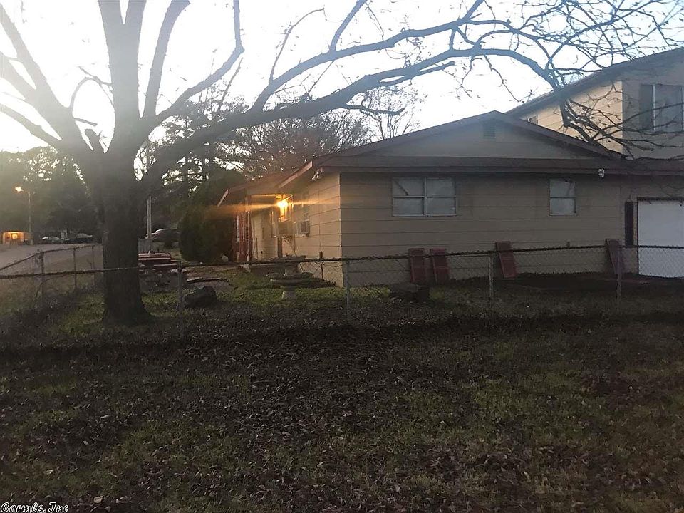 2nd image of 302 Crescent Dr