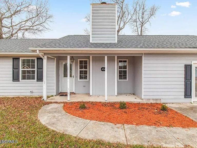 424 Singletree Dr — Photo 2
