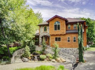 355 Rene Dr, Shady Cove, OR 97539