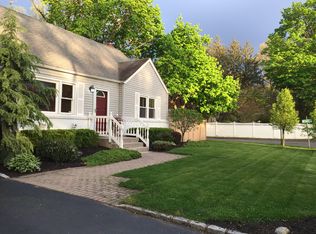 130 Lodge Ave, Huntington Station, NY 11746