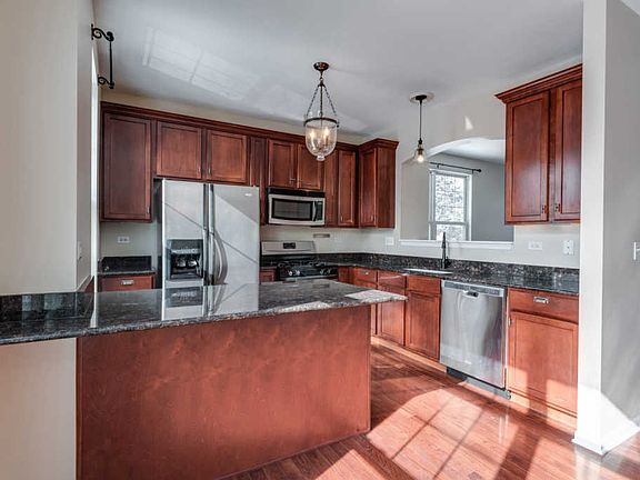 4th image of 3421 Bradbury Cir