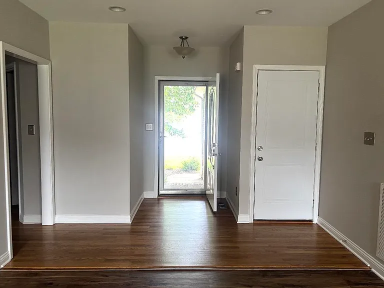3353 Fair Oaks Cir — Photo 7