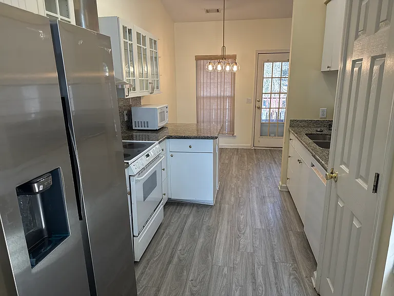 2753 Bridgegate Trce NE — Photo 3