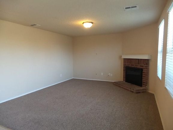 5th image of 1609 Fieldstone Dr