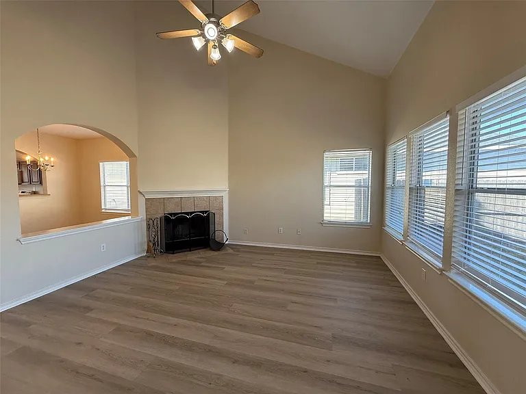 11606 Hereford St — Photo 6