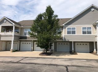 522 Robinwood Ln APT D, Copley, OH 44321