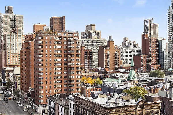 Sold by Nest Seekers International | media 11