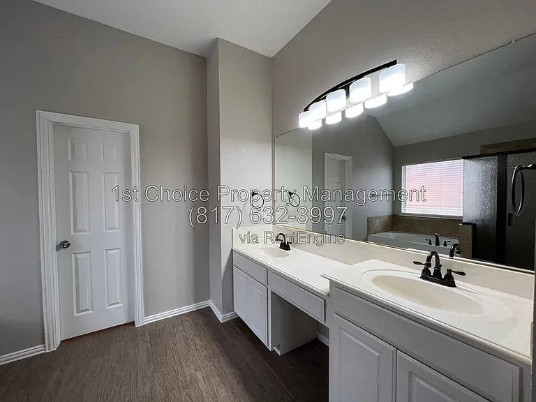 5312 Scenic Point Dr — Photo 13