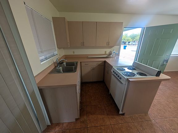 5th image of 1150 N Tucson Blvd #B