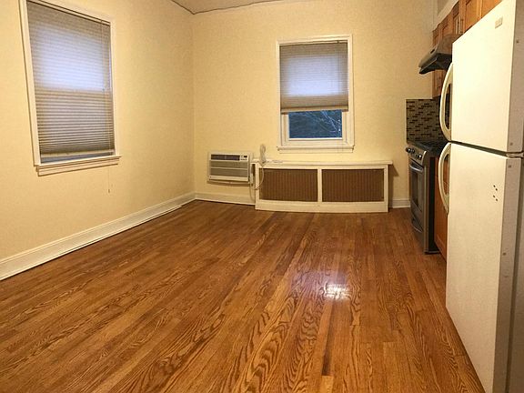 2nd image of 152-XX 33rd Avenue Flushing N # Fl 2nd