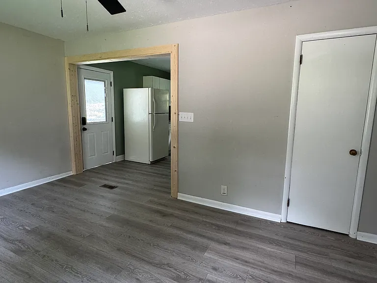 1712 Lenland Ave — Photo 4