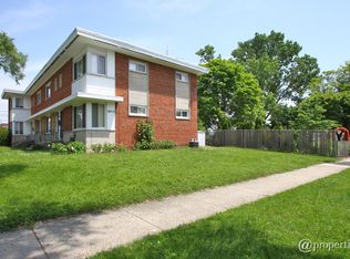 4852 Carol Ave #B, Skokie, IL 60077