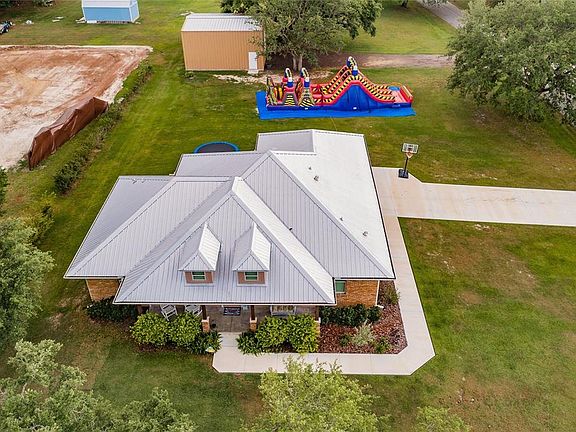 2nd image of 8429 SW Riverview Oaks Ter