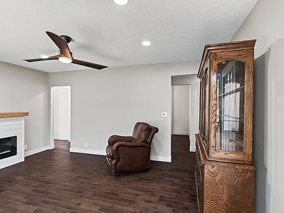 3rd image of 9516 10th Ave S