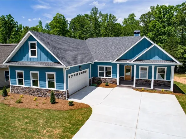 566 Clinton Dr, Temple, GA 30179