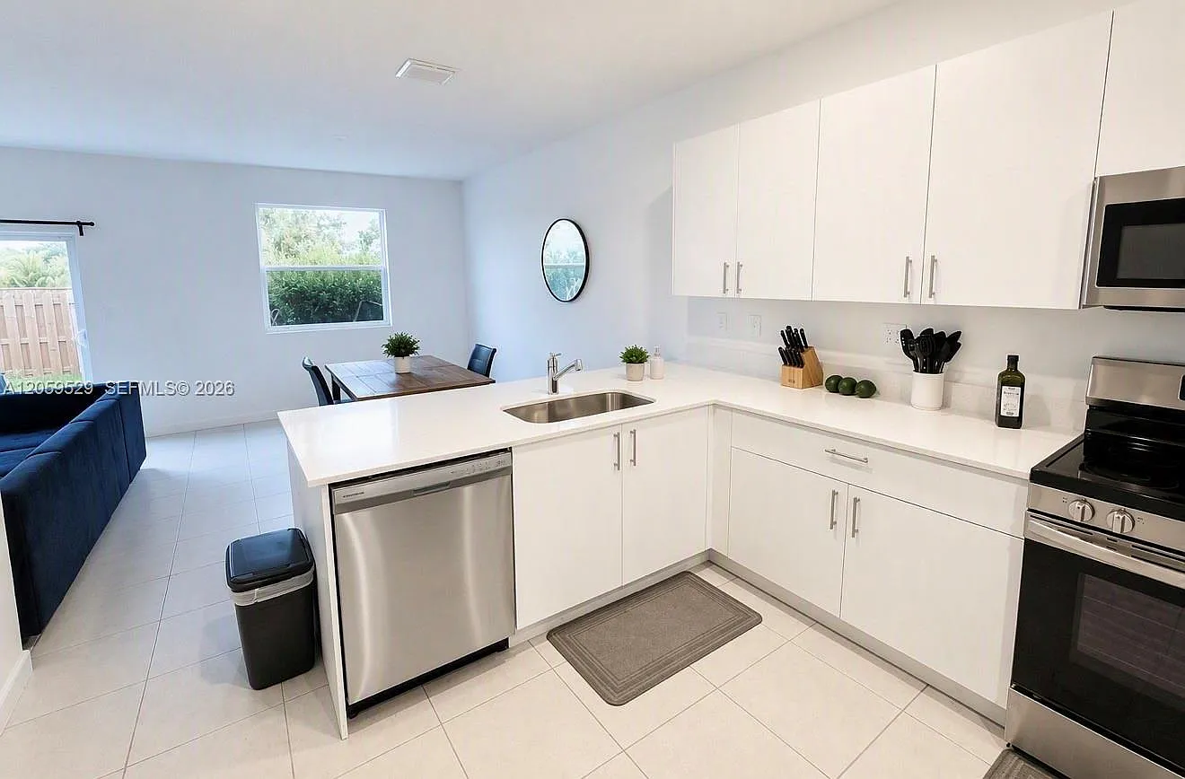 3 bed, 2.5 bath, 1807 sqft, $2,900 — Photo 4
