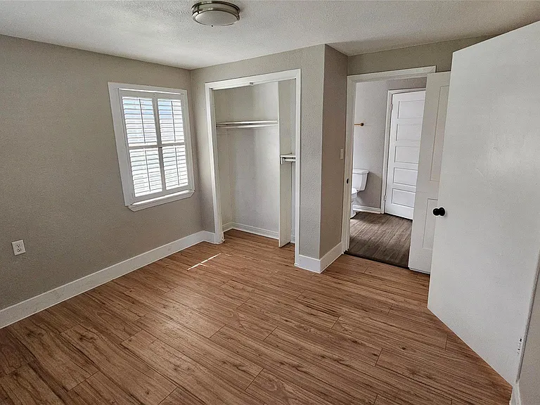 2415 Perry St — Photo 11